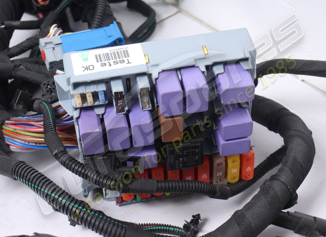 NEUES FERRARI VORDERKABEL. TEILENUMMER 288057 (2) neues ferrari vorderkabel. teilenummer 288057 (2)