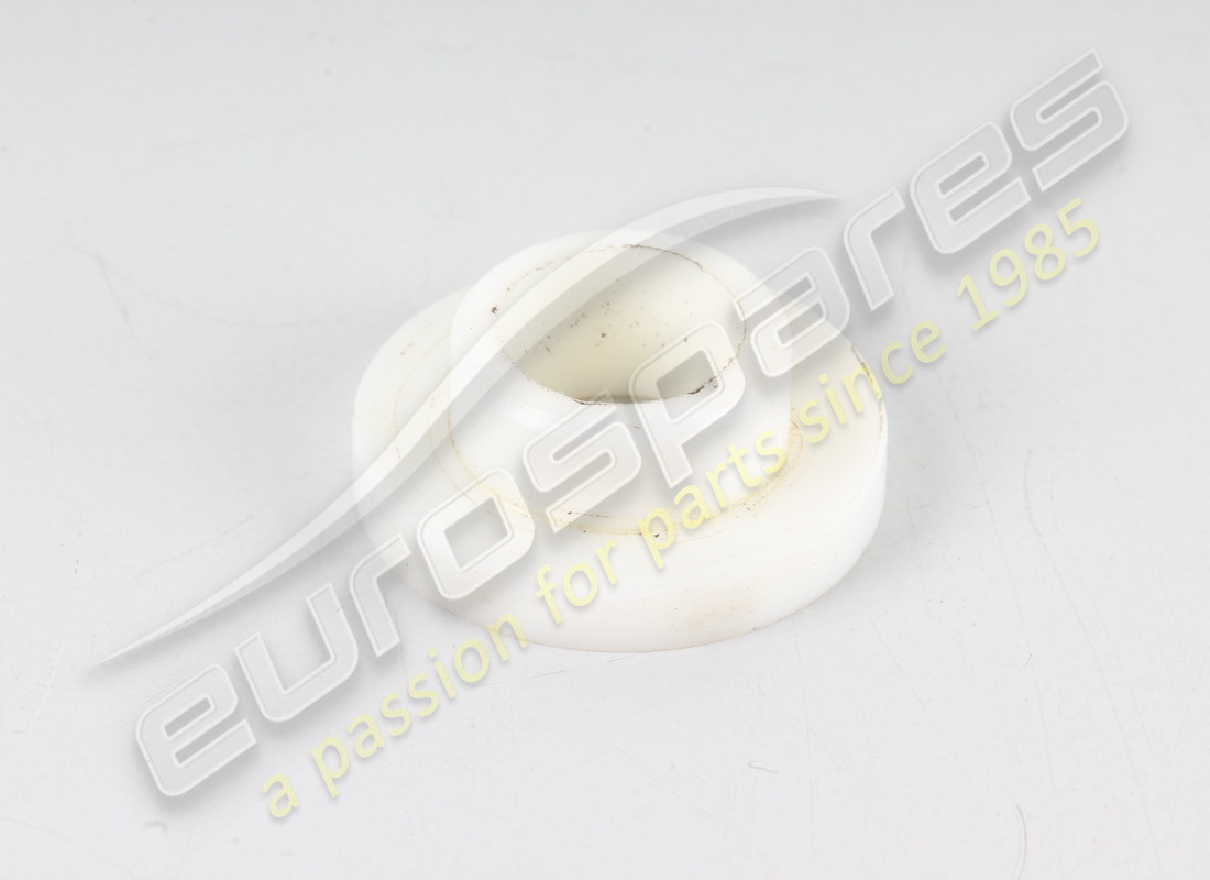 neuer maserati bush. teilenummer 378000360 (1)