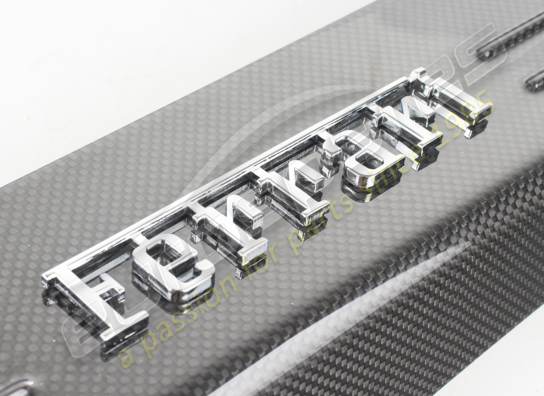 neu ferrari aussenschweller aus kohlefaser s. teilenummer 70004382 (2)