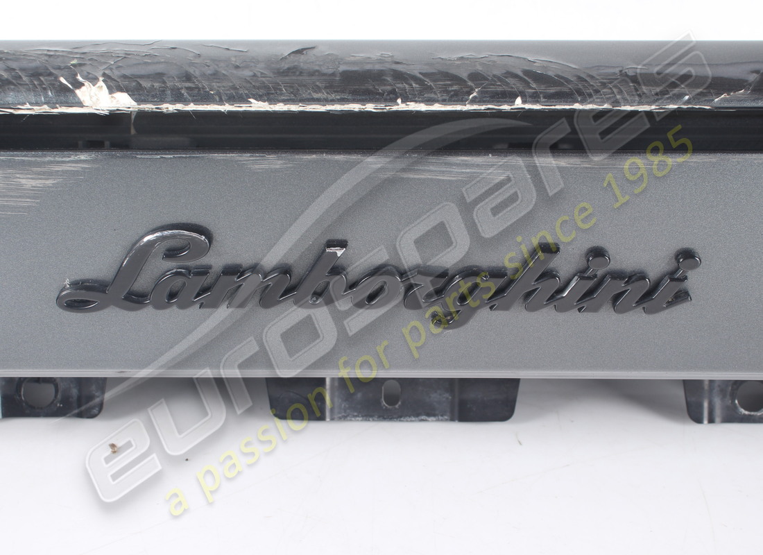 GEBRAUCHT LAMBORGHINI RÜCKWAND OBERTEIL. TEILENUMMER 4T0864487B (6) gebraucht lamborghini rückwand oberteil. teilenummer 4t0864487b (6)