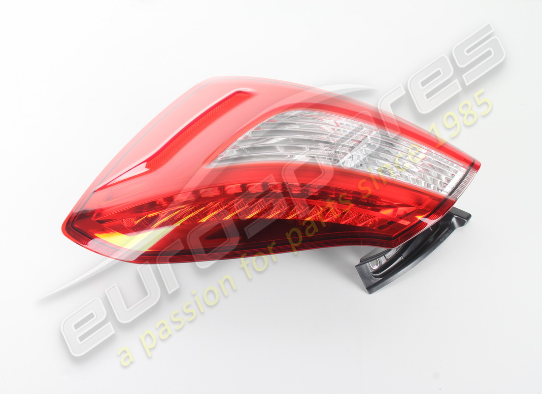 NEUES Maserati RECHTES HINTERES AUSSENLICHT. TEILENUMMER 670107148 (1)