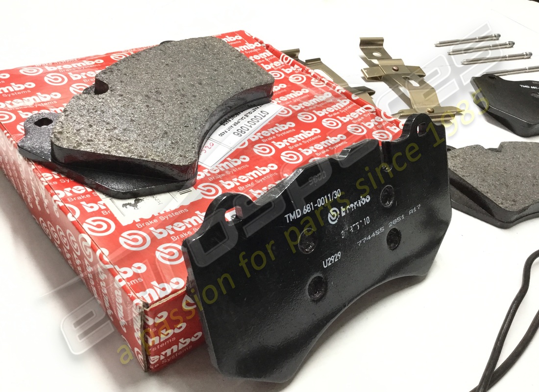 neues ferrari kit mit frontplatten. teilenummer 70001086 (3)