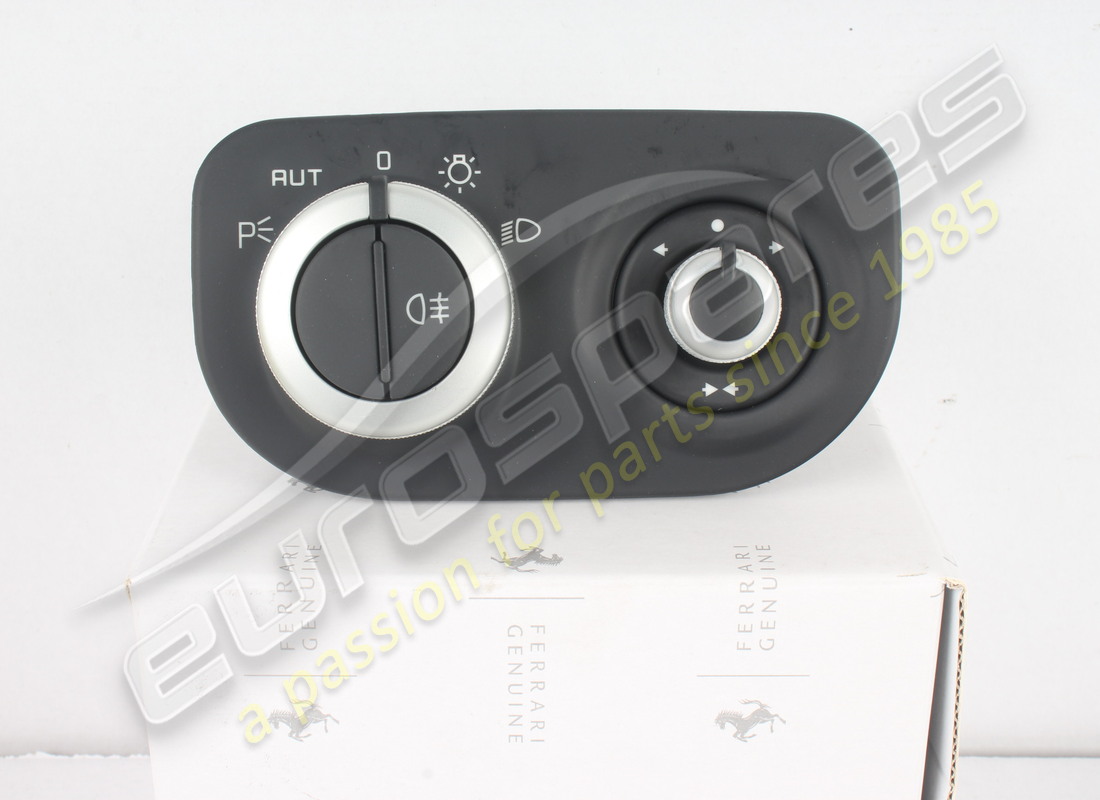neues ferrari platte für lichter und rückfahrt. teilenummer 191966 (5)