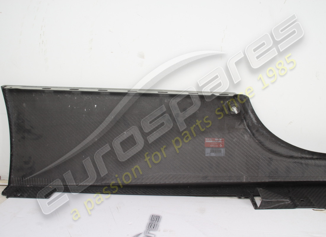 neue ferrari untertürverkleidung links. teilenummer 83261500 (5)