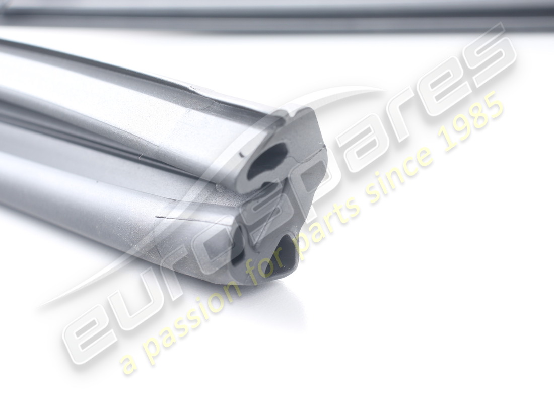 neue ferrari vordere capote-dichtung. teilenummer 80458300 (3)