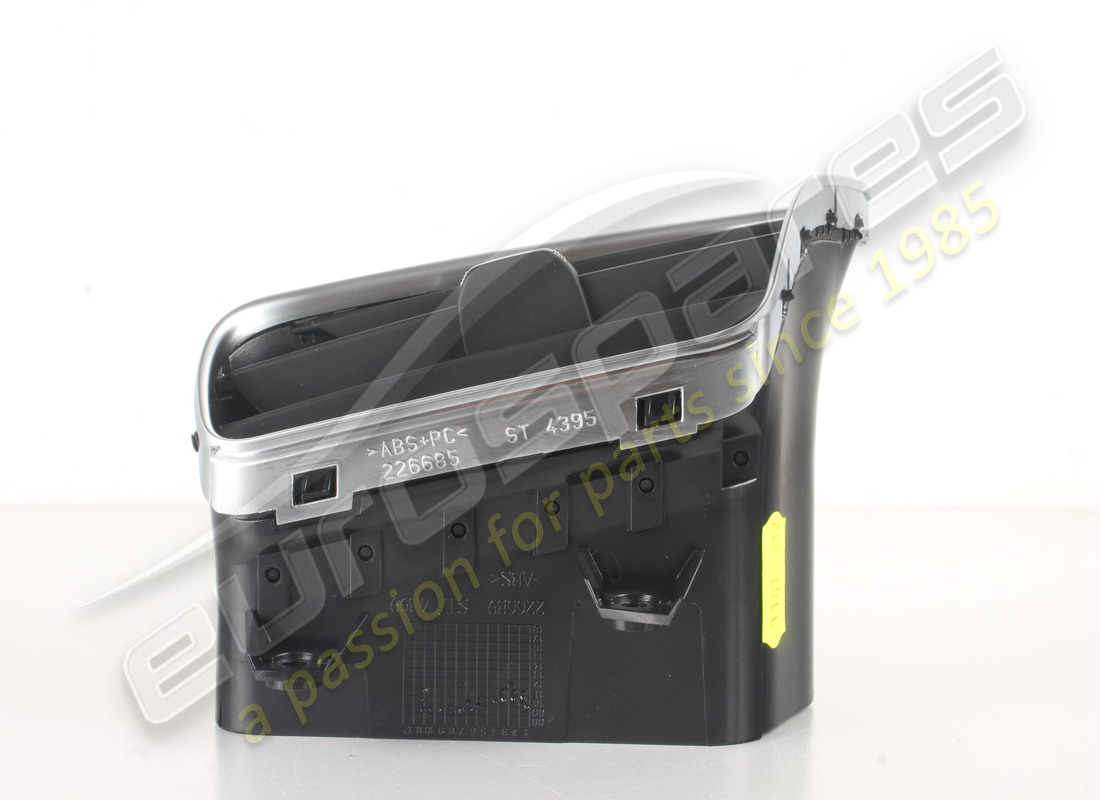 neu ferrari untere zentrale luftdüse. teilenummer 81496900 (2)