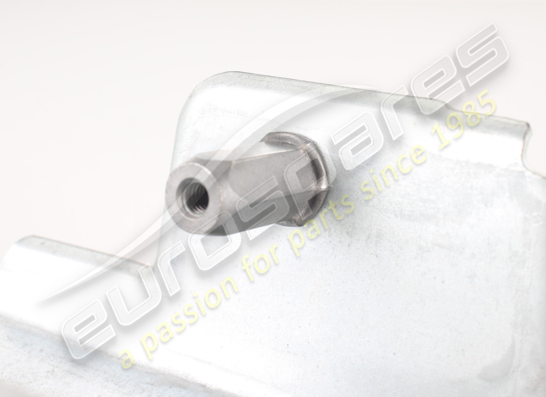 neu maserati rh verstärkung. teilenummer 80700500 (5)