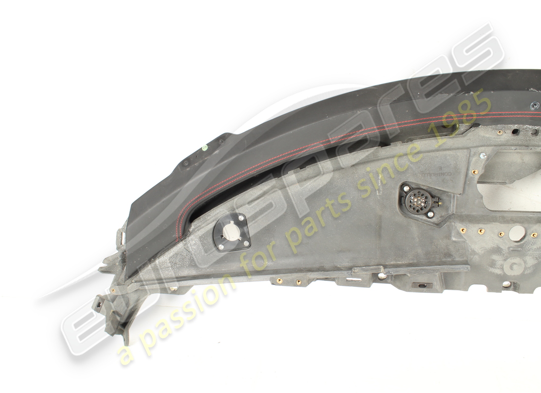 GEBRAUCHTER FERRARI KOMPLETTER VORDERER ARMATURENBRETT-HILFSRAHMEN. TEILENUMMER 825095.. (2) gebrauchter ferrari kompletter vorderer armaturenbrett-hilfsrahmen. teilenummer 825095.. (2)