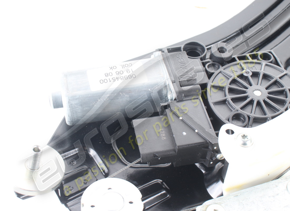 neuer ferrari hinterer rechter glasheber. teilenummer 69845100 (5)