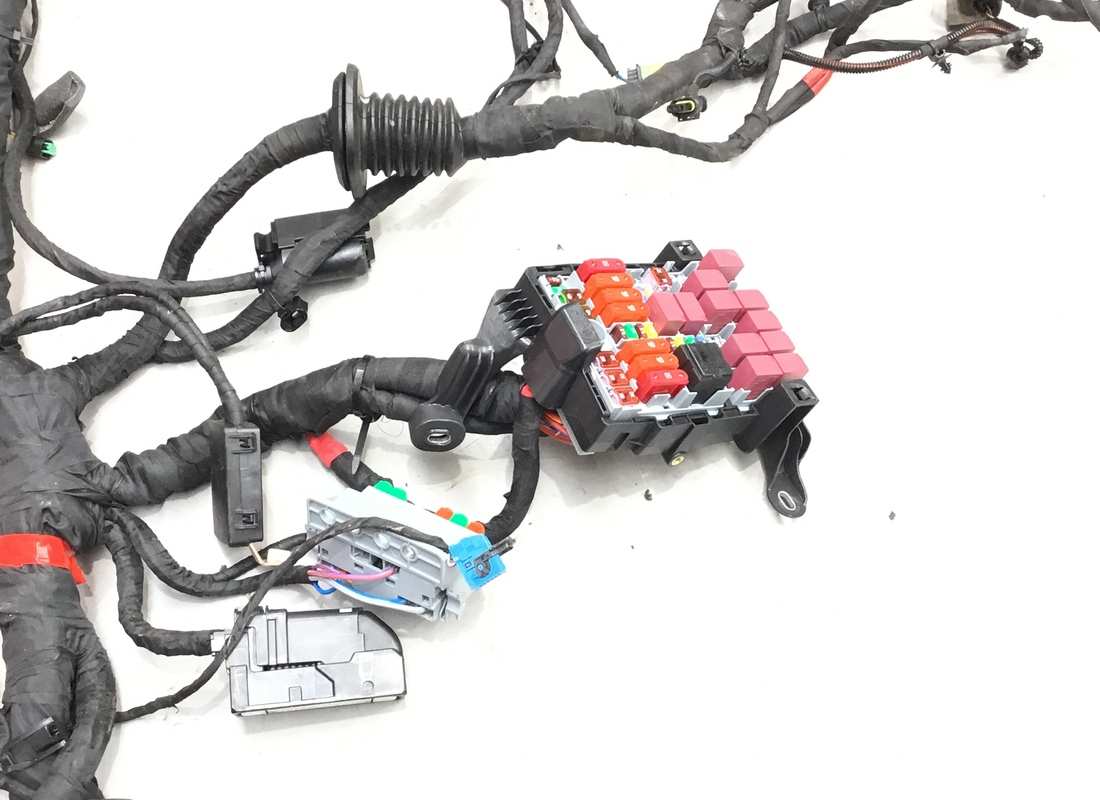 beschädigtes ferrari körperkabel. teilenummer 848203 (4)