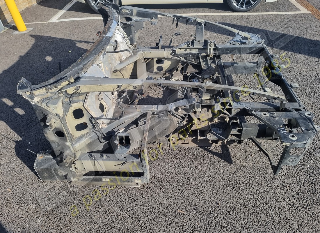 gebrauchtes ferrari komplettes vorderchassis. teilenummer 985213714 (2)