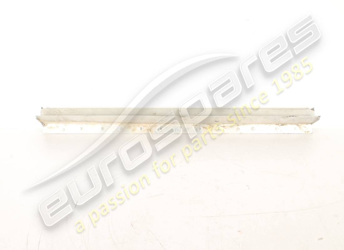neuer ferrari vorderer unterer querträger. teilenummer 985204966 (2)