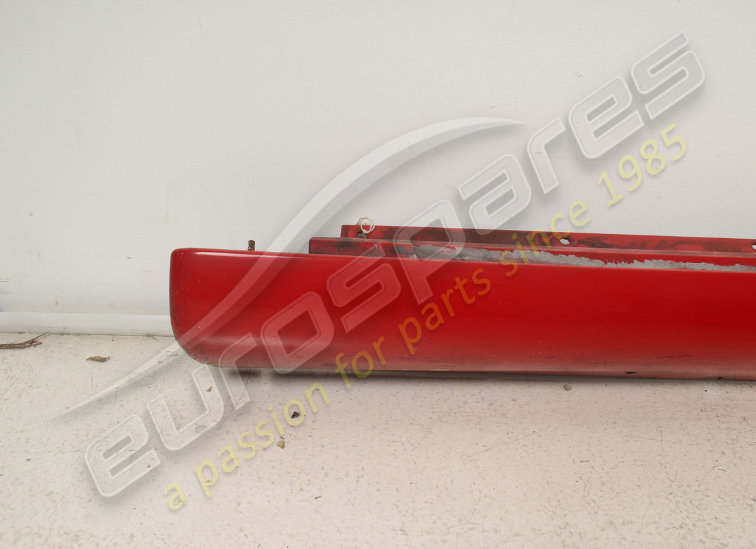 gebrauchte ferrari linke untertürverkleidung. teilenummer 66099510 (2)