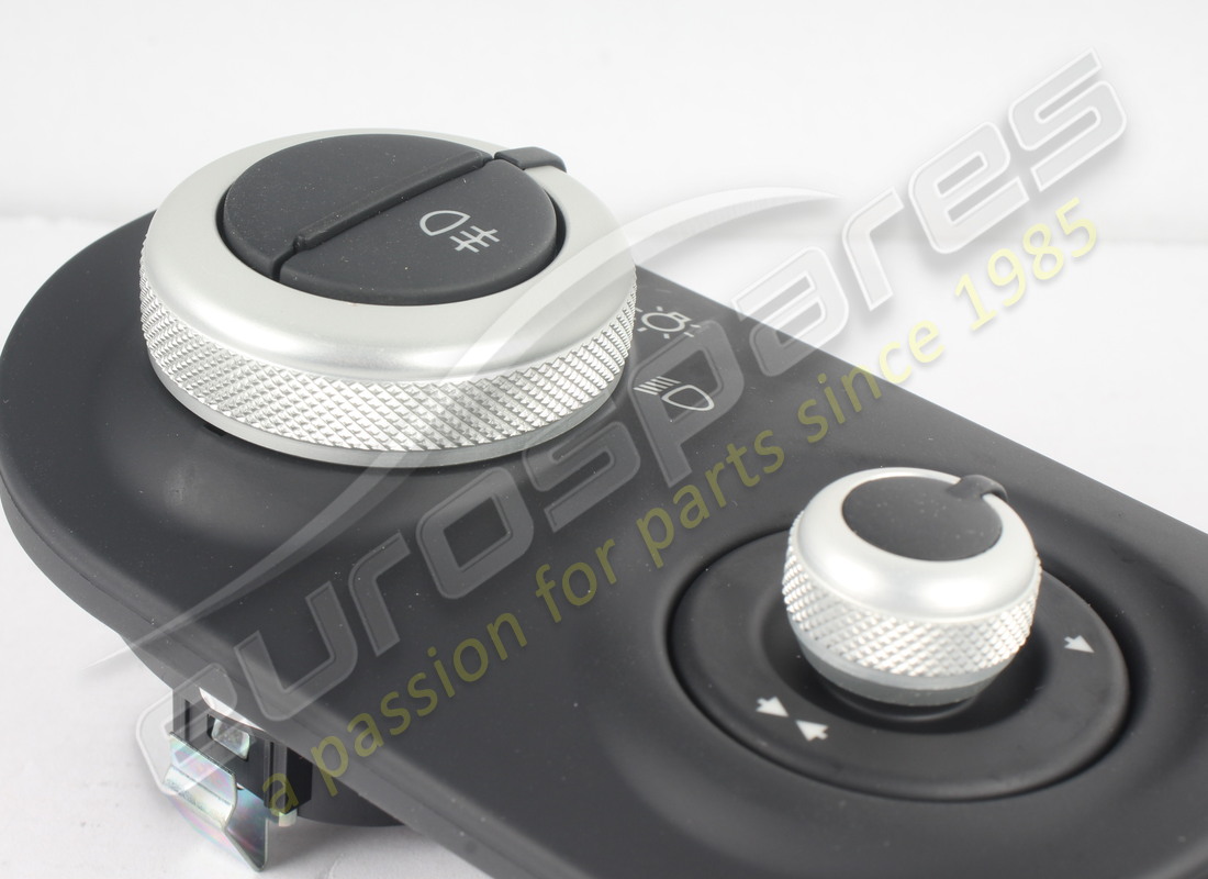 neues ferrari platte für lichter und rückfahrt. teilenummer 191966 (4)