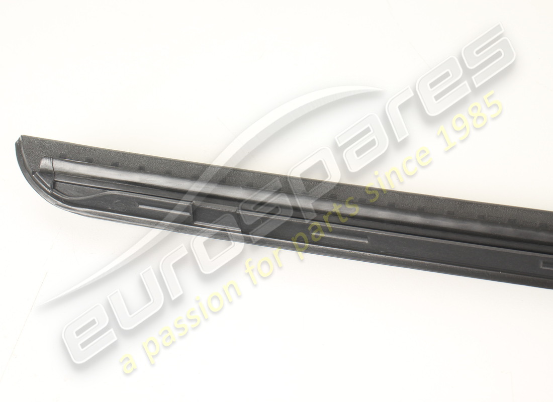 neues maserati linksformteil. teilenummer 670142160 (2)