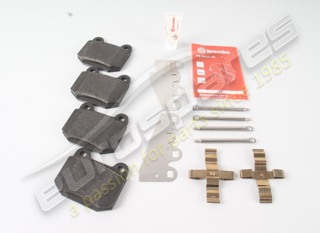 NEUER Maserati HINTERER BREMSBELÄGESATZ. TEILENUMMER 673010320 (1)