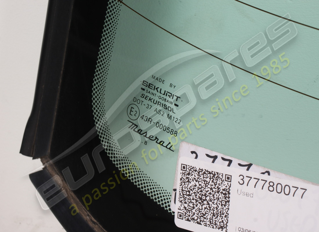 gebrauchte maserati heckfensterglas. teilenummer 377780077 (3)