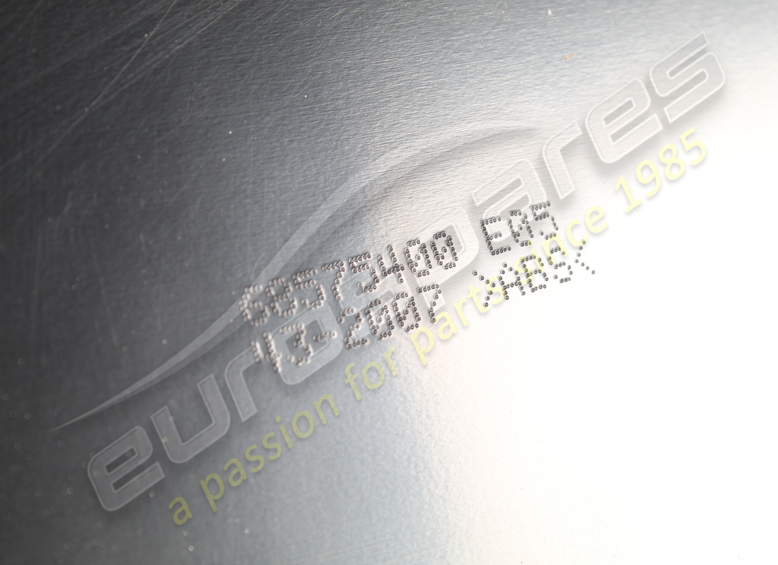 NEU FERRARI RECHTS RÜCKWAND FÜR HINTERRAD. TEILENUMMER 68575400 (3) neu ferrari rechts rückwand für hinterrad. teilenummer 68575400 (3)