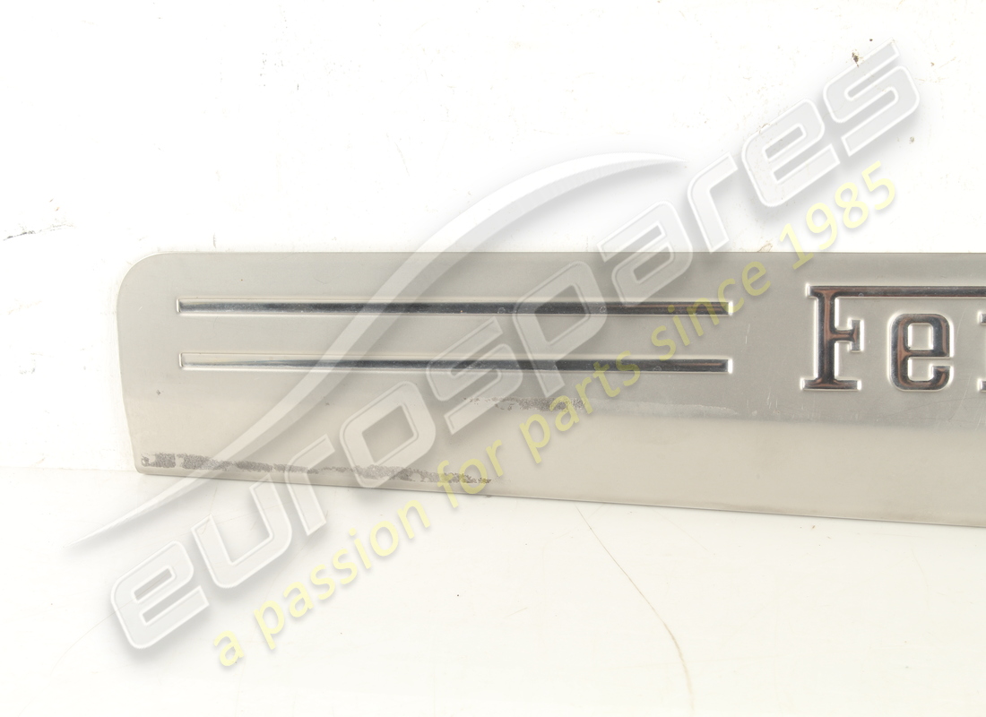 gebrauchte ferrari rechte trittplatte. teilenummer 81361800 (3)