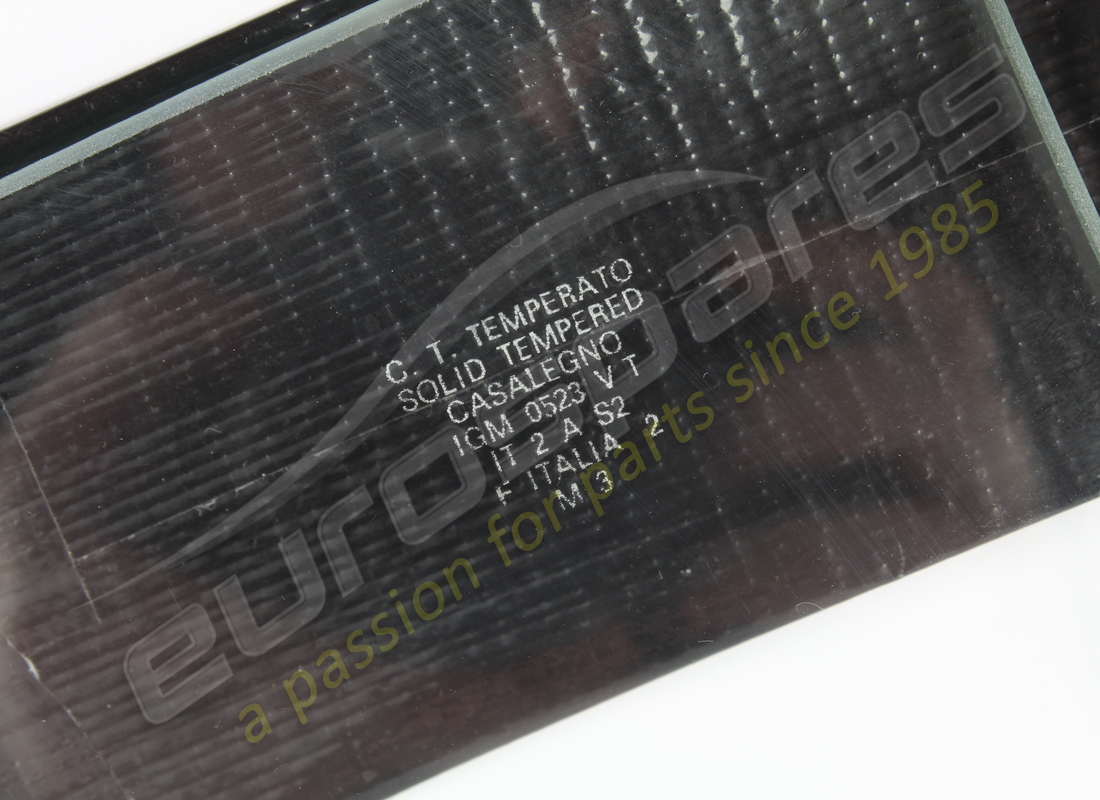 neu ferrari rechts hinten viertelglas. teilenummer 2534252800 (2)