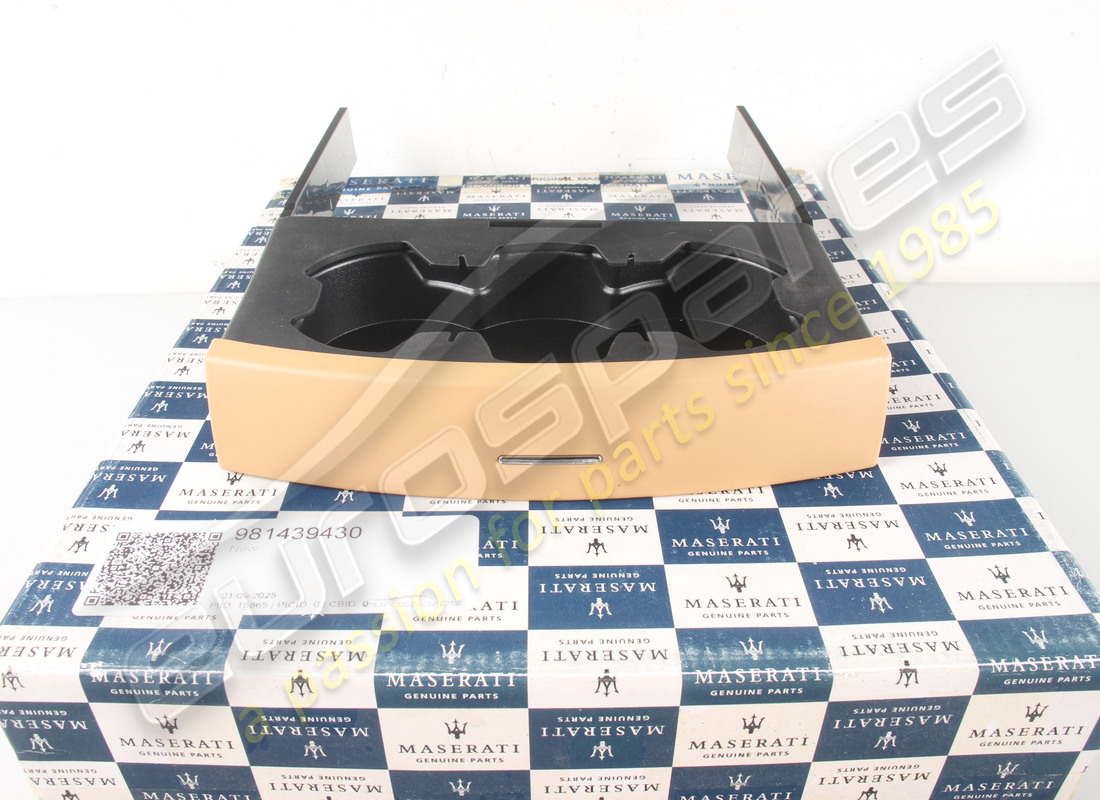 neu maserati komplettes getränkehalter-formteil-kit, beige teilenummer 981439430 (4)