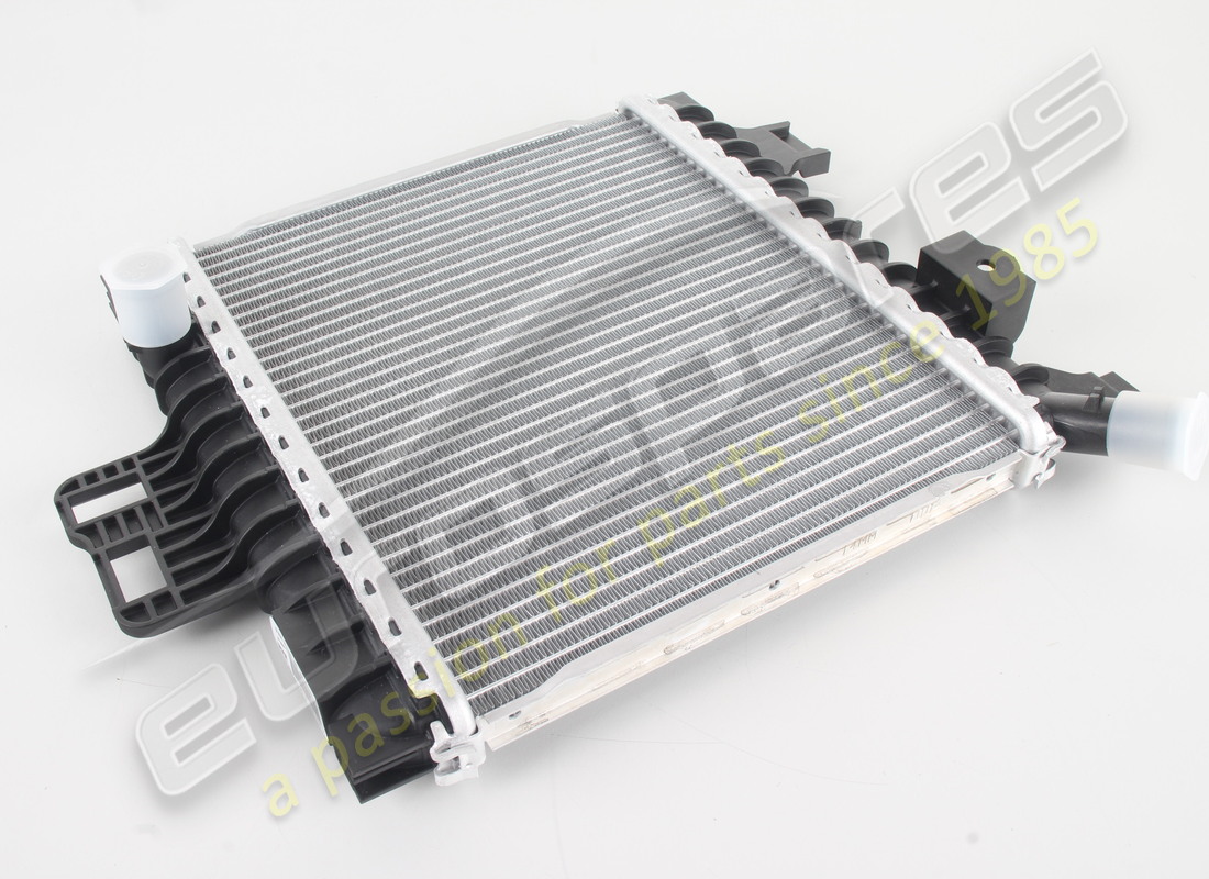 neuer lamborghini zusatzkühler. teilenummer 4m0121218g (1)