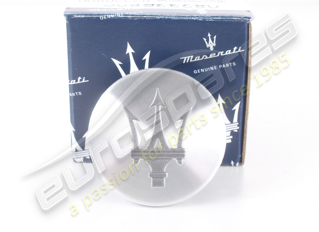 NEUES MASERATI RADABZEICHEN – SILBER/GRAU. TEILENUMMER 82336806 (1) neues maserati radabzeichen – silber/grau. teilenummer 82336806 (1)