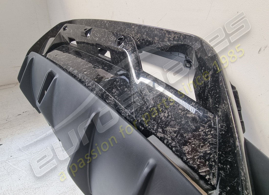 neuer oe heckstoßstange aus carbon (modell mit kamera und parksensor). teilenummer 4t0807155b (2)