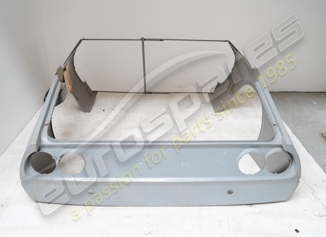 new ferrari rear end complete. part number 2572000216 (1)