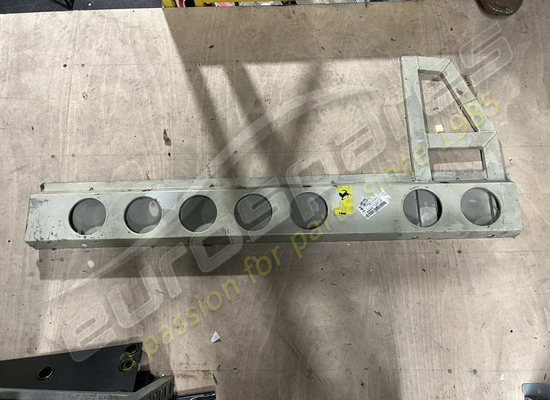 new ferrari rh outer pillar. part number 63211600 (1)