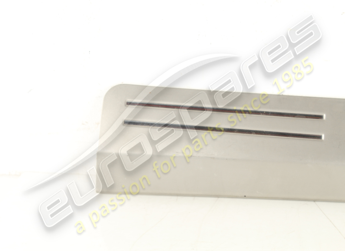 GEBRAUCHTE FERRARI LINKE KICKPLATTE. TEILENUMMER 81362300 (3) gebrauchte ferrari linke kickplatte. teilenummer 81362300 (3)