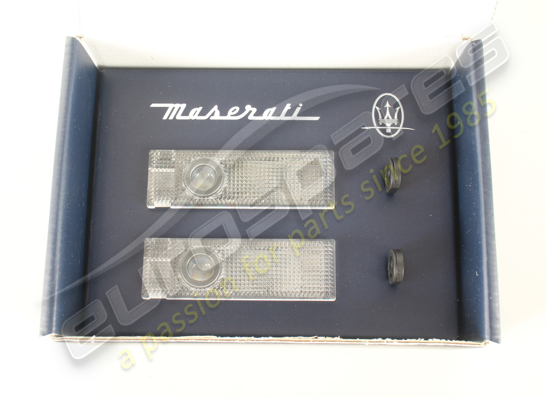 neu maserati innenleuchten mit logo-kit. teilenummer 940001126 (2)