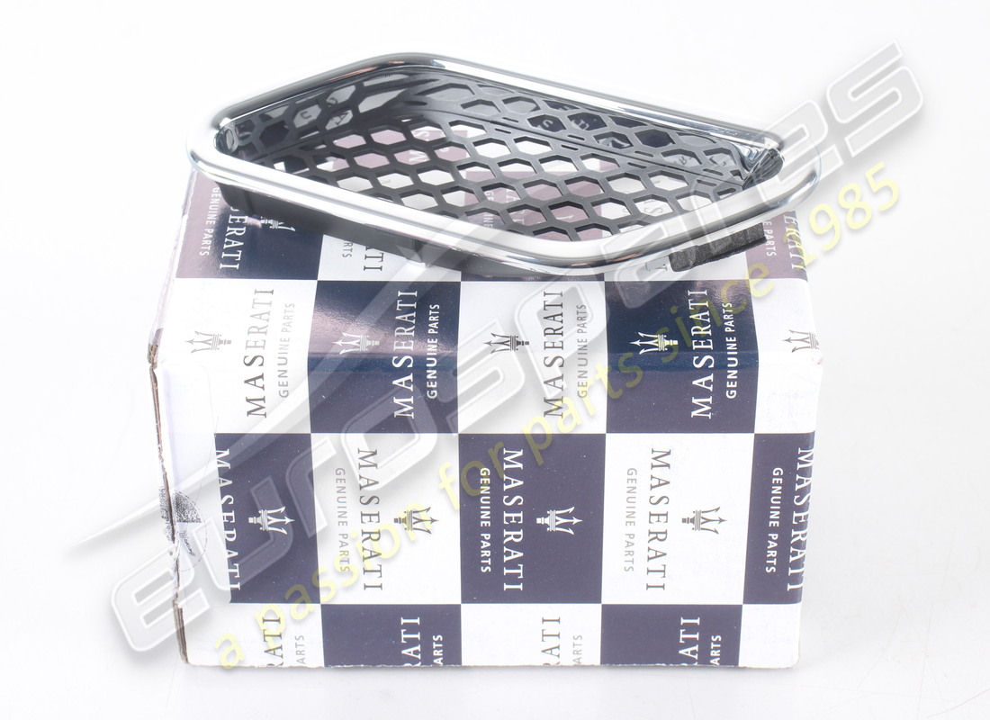 neuer maserati rechter luftansauggrill. teilenummer 68265300 (1)