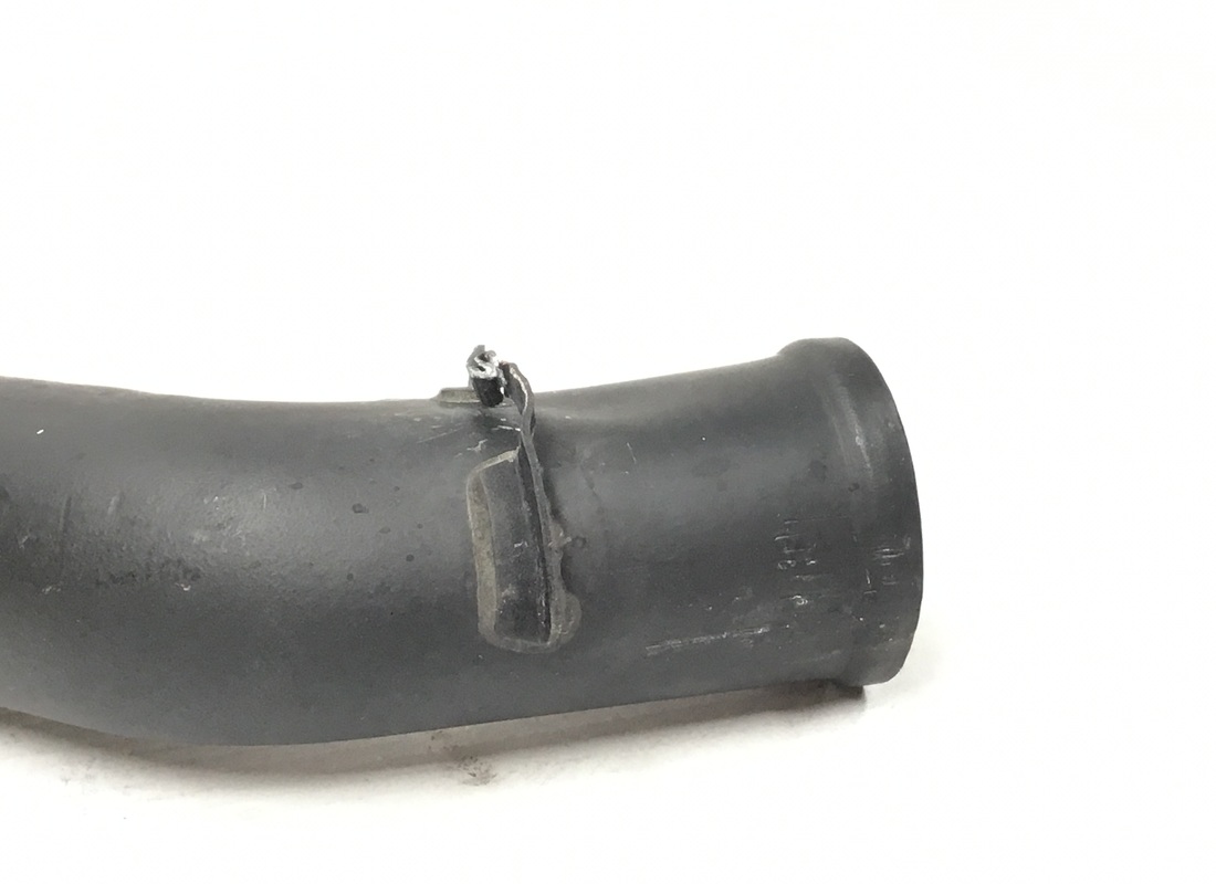 verwendetes ferrari kraftstofftankanschlussrohr. teilenummer 320027 (3)