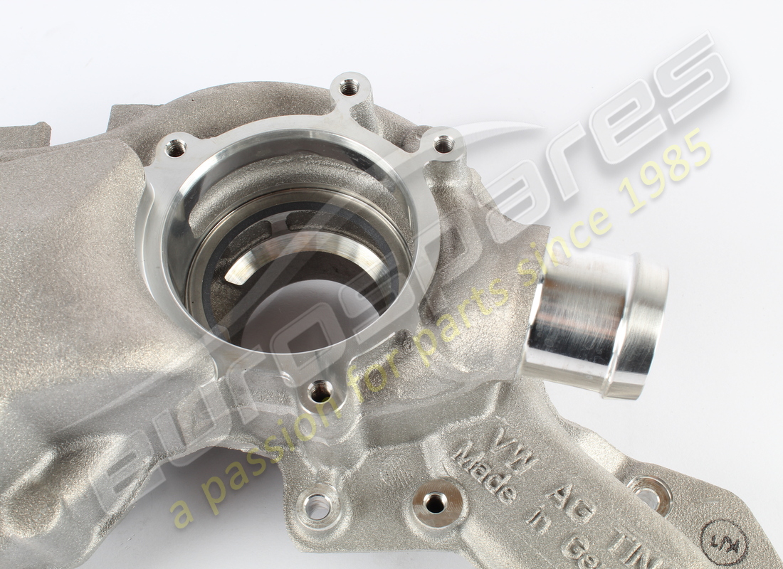 neuer lamborghini verteiler für kühlmittel. teilenummer 0p2121406b (2)