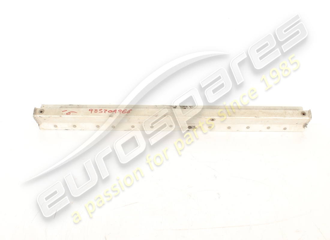 neuer ferrari vorderer unterer querträger. teilenummer 985204966 (1)