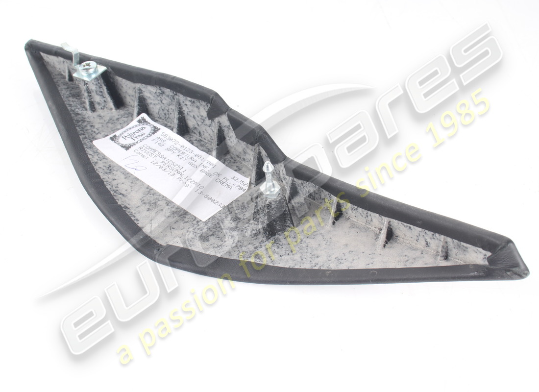 GEBRAUCHTE FERRARI UNTERE RECHTE SÄULENABDECKUNG. TEILENUMMER 840031.. (2) gebrauchte ferrari untere rechte säulenabdeckung. teilenummer 840031.. (2)