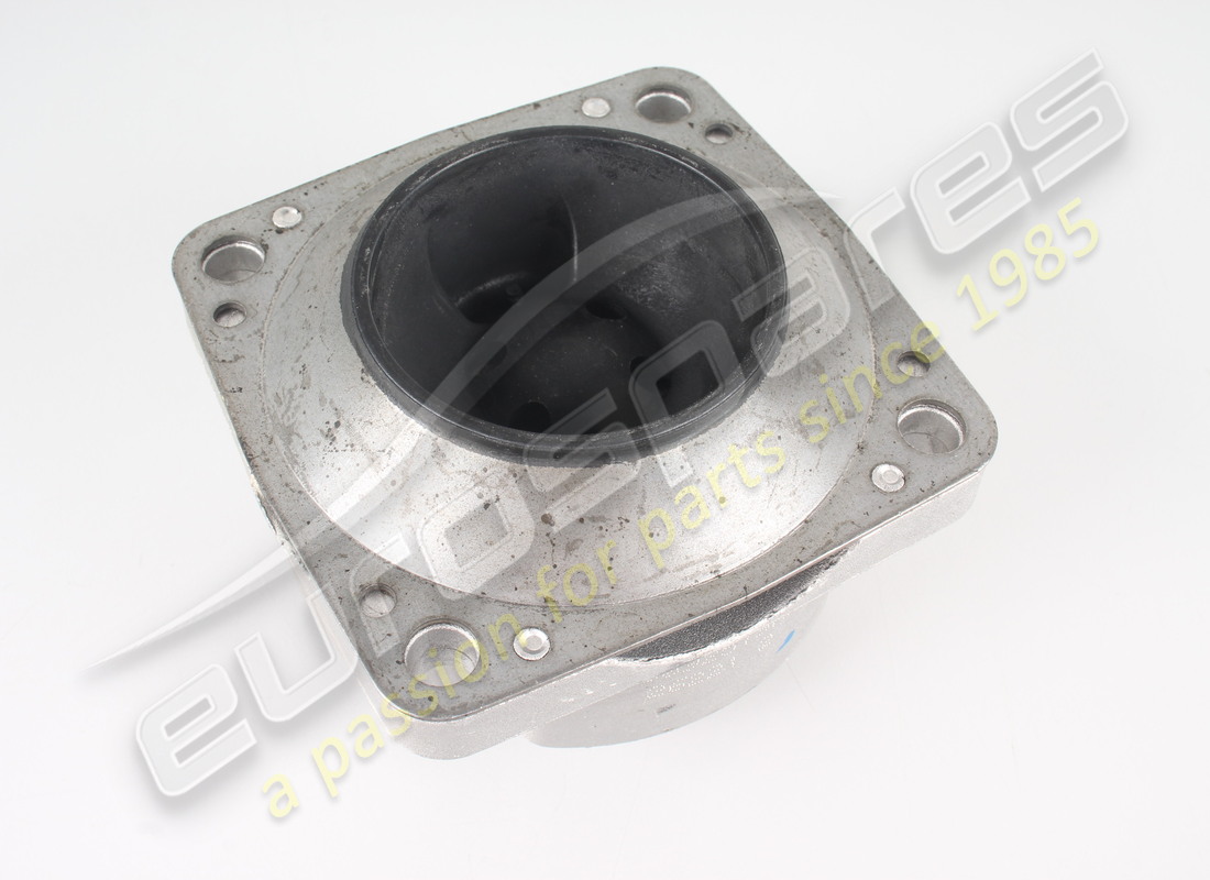 neu maserati kleiner block. teilenummer 675000031 (2)