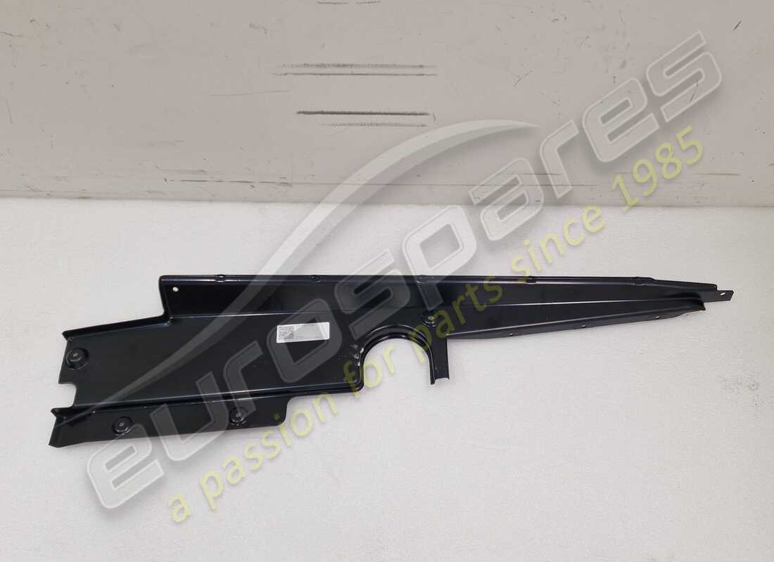 neuer lamborghini motorraum. teilenummer 07l103724 (2)