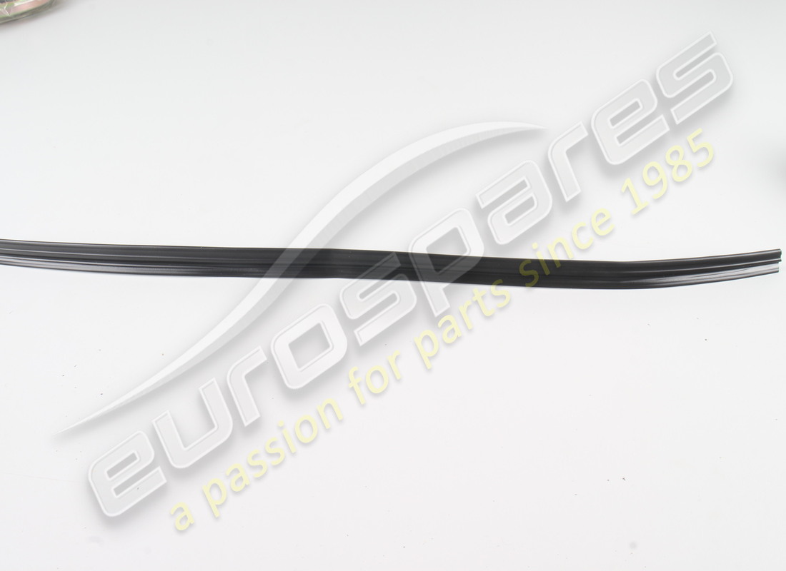 neues ferrari rh-formteil. teilenummer 61546800 (1)