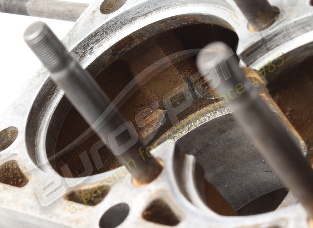gebrauchtes ferrari 308 2v kurbelgehäuse. teilenummer 103536 (10)