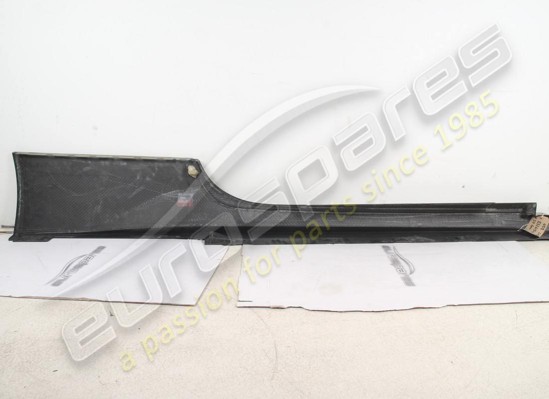 neue (sonstige) ferrari untertürverkleidung links. teilenummer 83261500 (4)