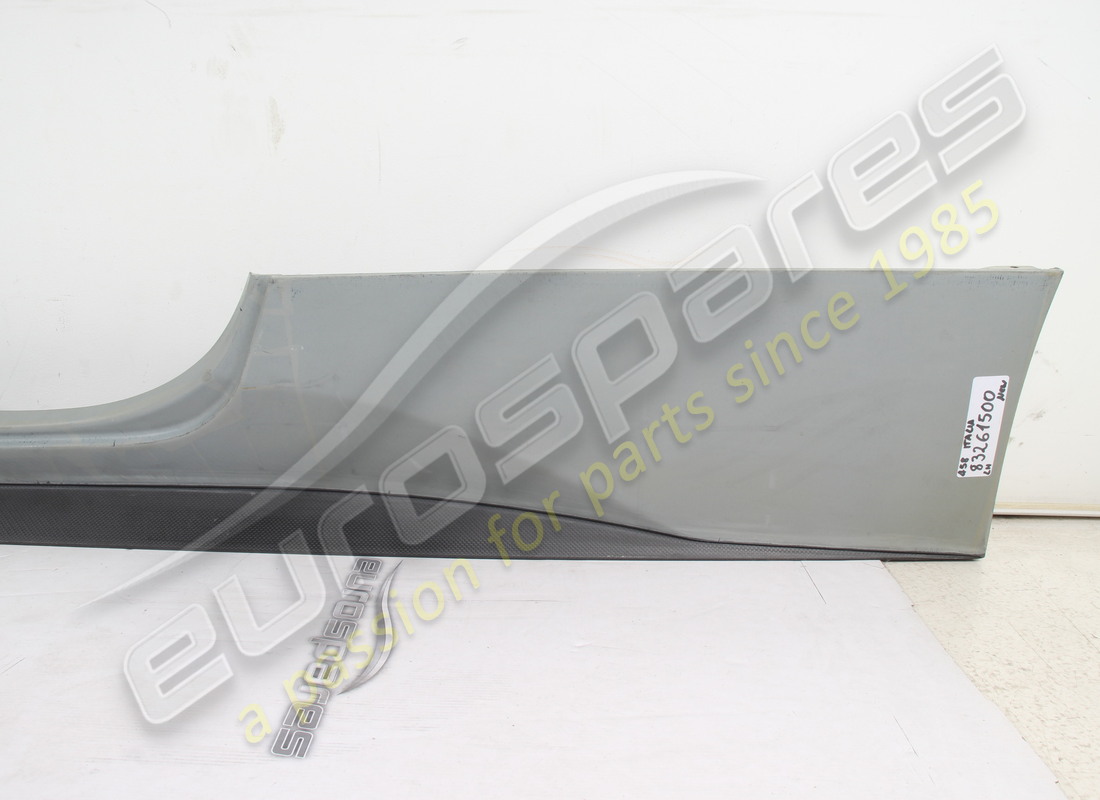 neue ferrari untertürverkleidung links. teilenummer 83261500 (3)