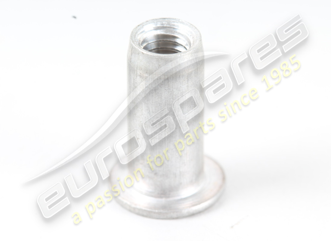 neuer maserati bush. teilenummer 316353352 (1)