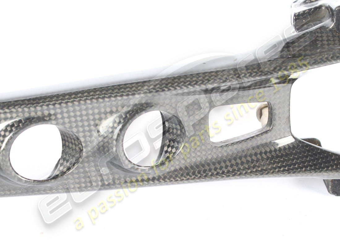 beschädigte ferrari oberbrückenschale. teilenummer 878158 (2)