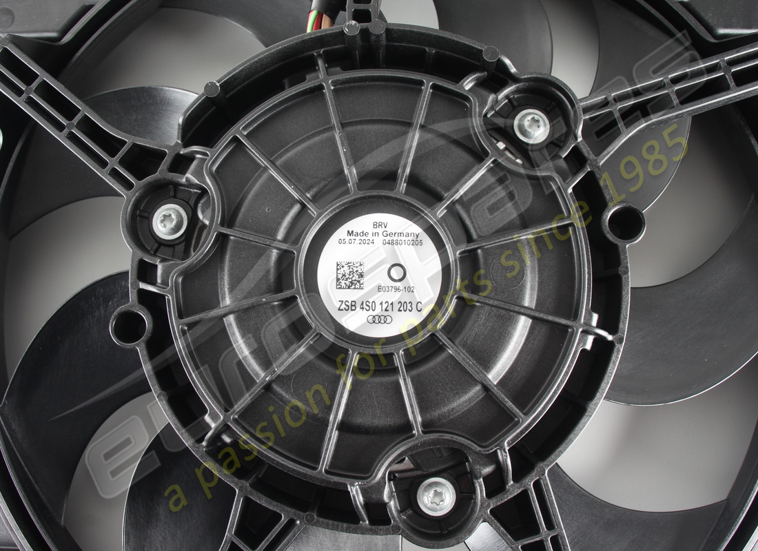 neues lamborghini kühlergehäuse und lüfter. teilenummer 4s0121203c (3)