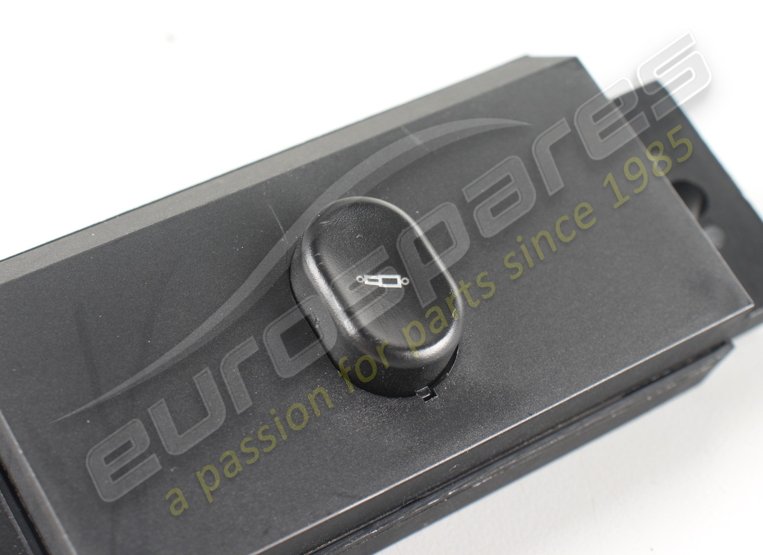 NEUES MASERATI TASTENFELD NUR FÜR AUFHÄNGUNG. TEILENUMMER 372980117 (2) neues maserati tastenfeld nur für aufhängung. teilenummer 372980117 (2)