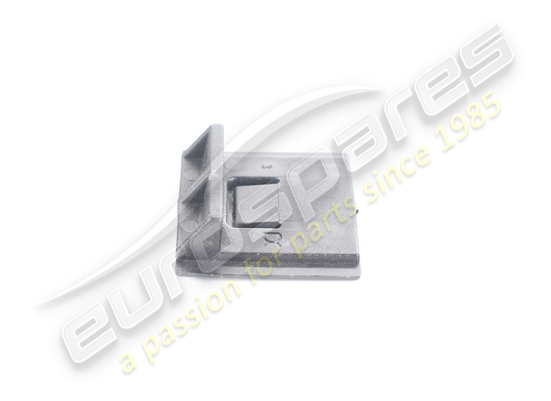 NEUE MASERATI WINDSCHUTZSCHEIBEN-STÜTZPLATTE. TEILENUMMER 60509672 (2) neue maserati windschutzscheiben-stützplatte. teilenummer 60509672 (2)