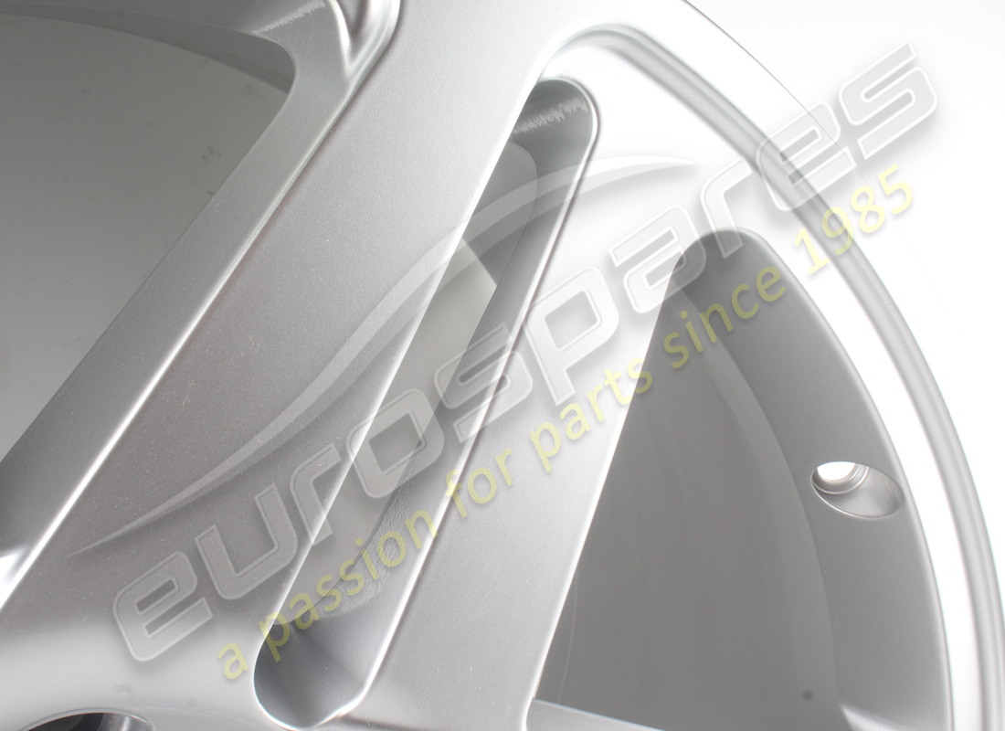 neu ferrari sessanta räder set 19 zoll. teilenummer fwhe062 (3)