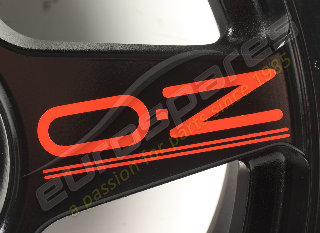 neues ferrari vorderrad - oz racing (9jx17''). teilenummer a2082 (2)